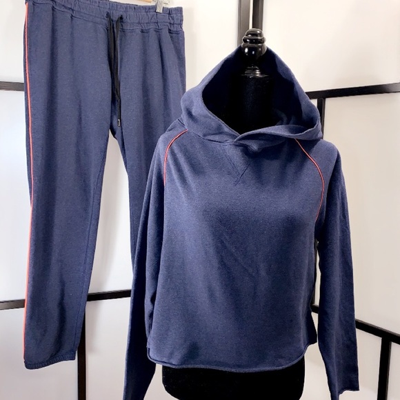 RARE Lululemon 2 pc Matching Jogger Set